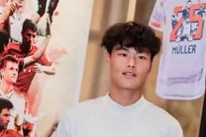 武汉三镇小将何锦程进入拜仁世界队！