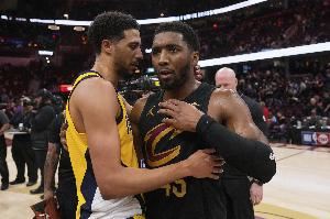 米切尔：小腿拉伤可不是闹着玩的！为哈利伯顿祈祷🙏🏾