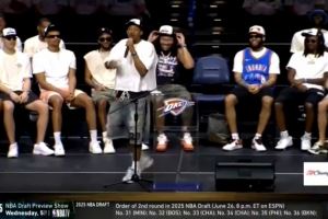 阿隆-维金斯：四年前人们称我们为NBA黑洞 但现在我们是冠军了